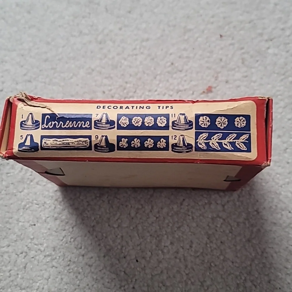 Vintage Cake Decorator Set - Red